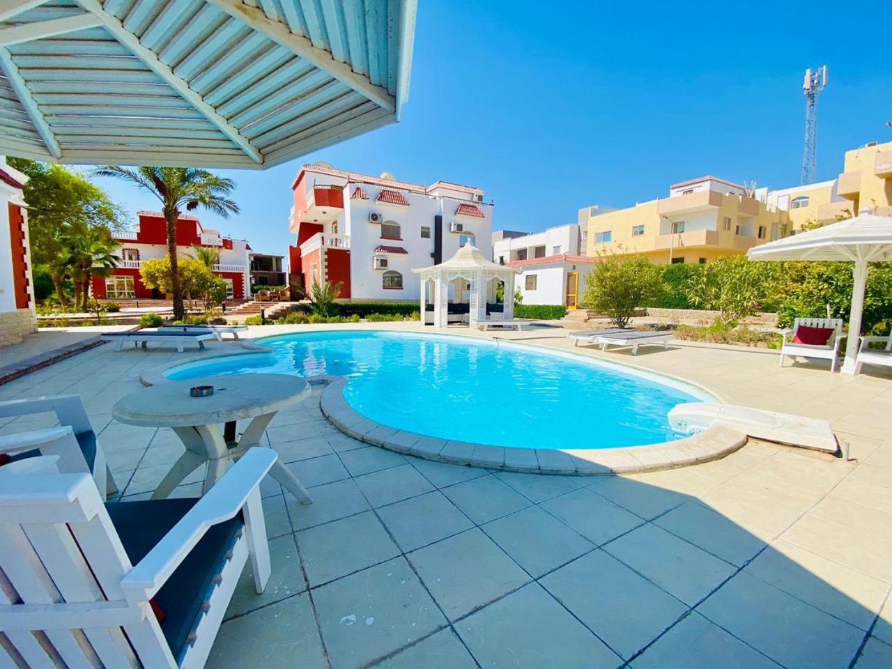 One In A Compound With The Swimming Pool Hurghada